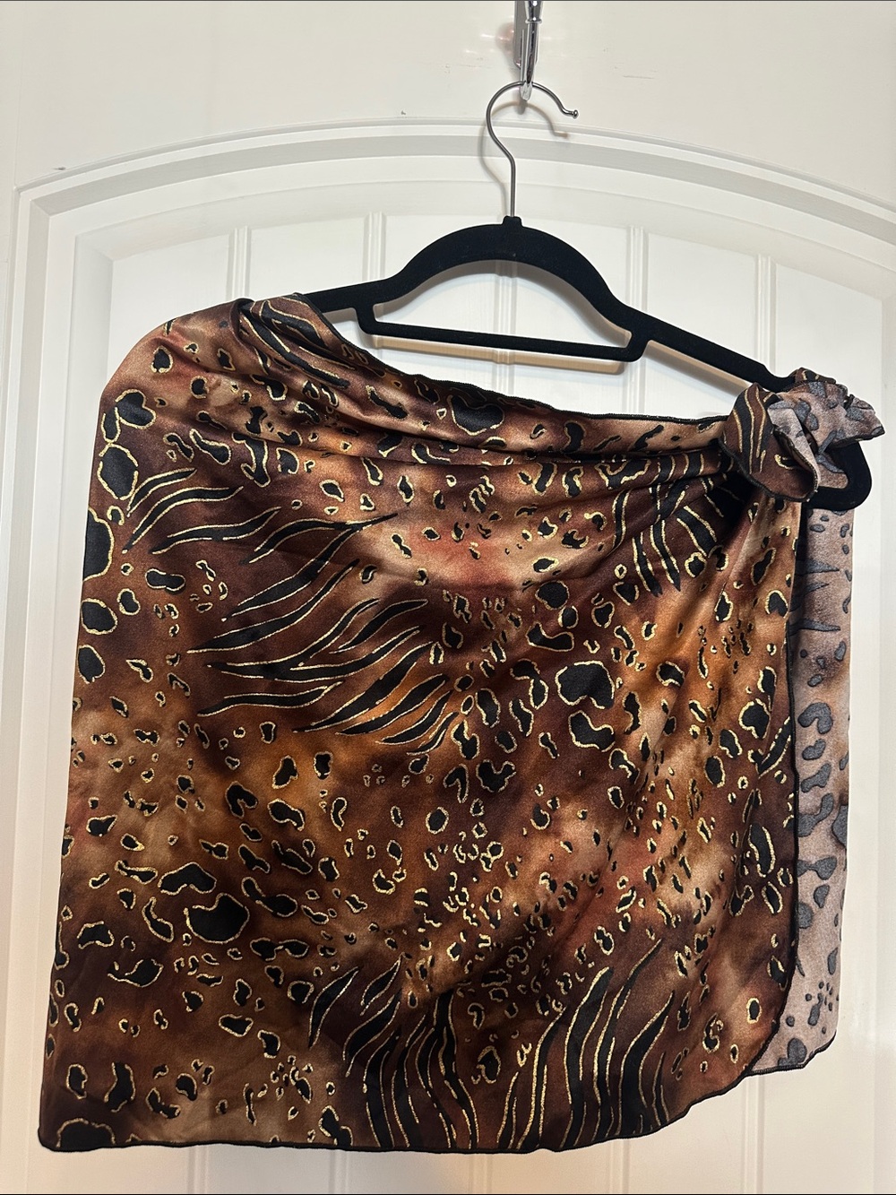 XiRENA Brown, Black & Gold Leopard Satin Scarf